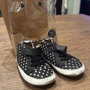 Old Soles 9-12 baby shoes stars and glitter